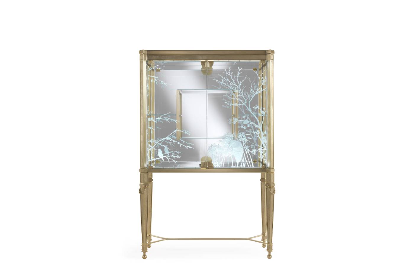 FUJI showcase &ndash; Transform your space with luxury Made in Italy classic day storage units of Oro Bianco collection.